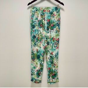 Velvet by Graham & Spencer Tropical Floral Pull-On straight legged pants.